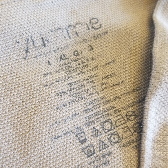 YUMMIE ๐ SHAPEWEAR - Picture 5 of 8